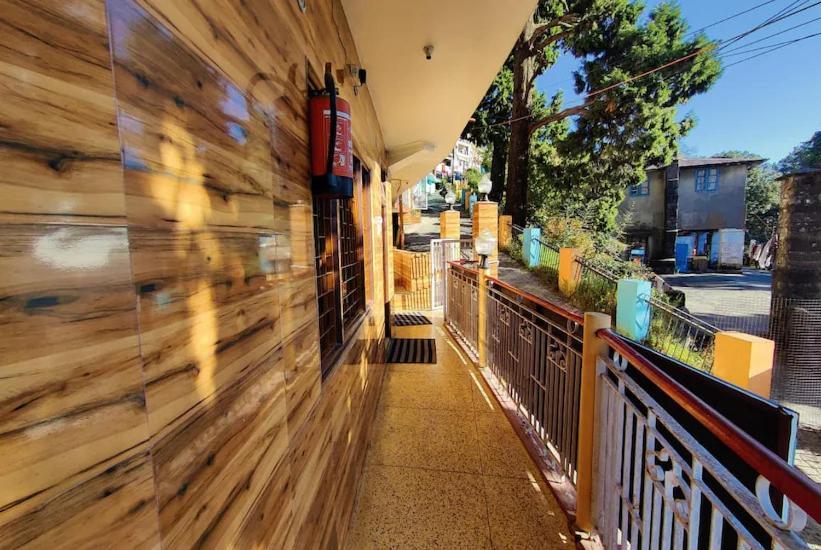 Hotel Surya Lake View Nainital Exteriör bild